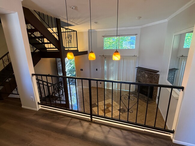 13623 Valerio St in Van Nuys, CA - Foto de edificio - Building Photo