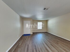 806 Silverado Way in San Antonio, TX - Building Photo - Building Photo