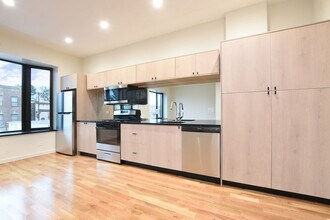 3429 W Fullerton Ave in Chicago, IL - Building Photo - Building Photo