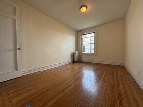 884 Riverside Dr in New York, NY - Building Photo - Building Photo