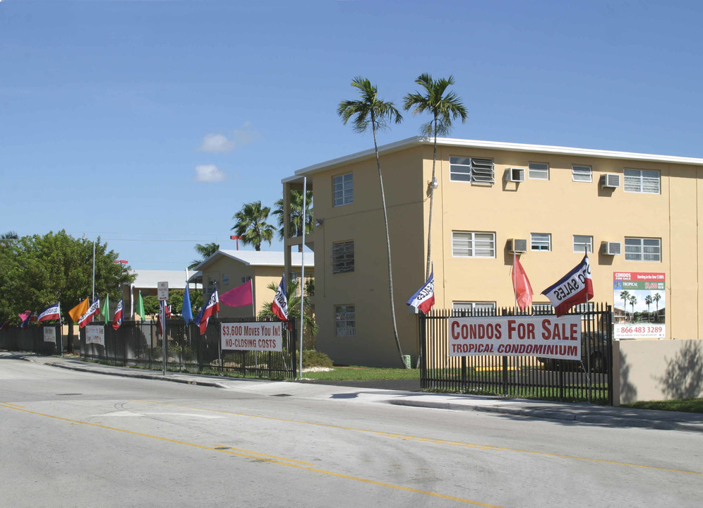 Tropical Condominium in Miami, FL - Building Photo