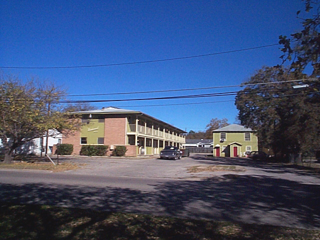 1013-1015 Hogan Ln in Waco, TX - Building Photo