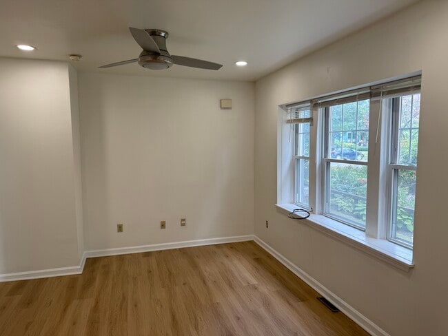 121 Linwood Ave, Unit 2