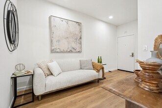 Haven on Orange in Los Angeles, CA - Foto de edificio - Building Photo