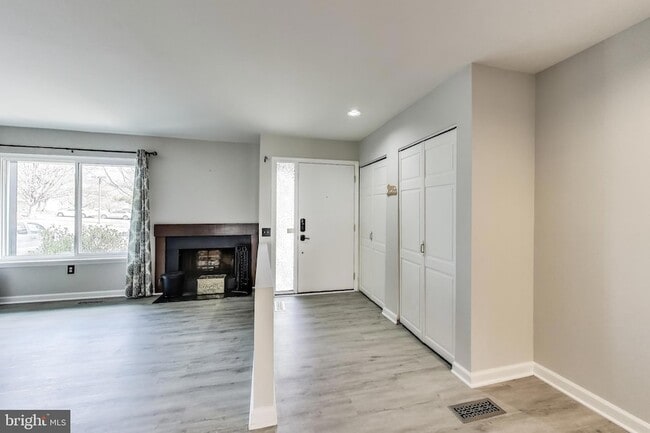 18509 Owl Run Way, Unit 2R in Germantown, MD - Building Photo - Building Photo