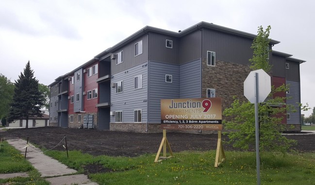 Junction 9 Apartments in Fargo, ND - Building Photo - Building Photo