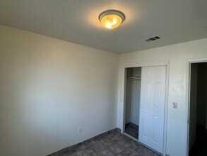 818 Wallace St in Bakersfield, CA - Building Photo - Building Photo