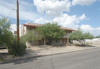 Sunrise Apartments in Tucson, AZ - Foto de edificio - Building Photo