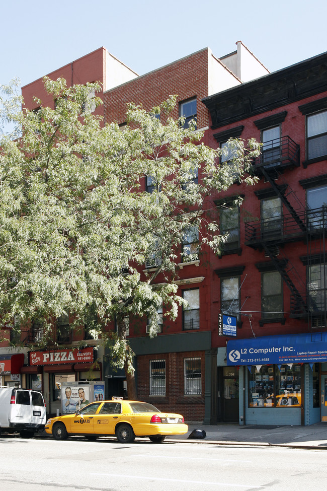 728 Tenth Ave in New York, NY - Foto de edificio - Building Photo