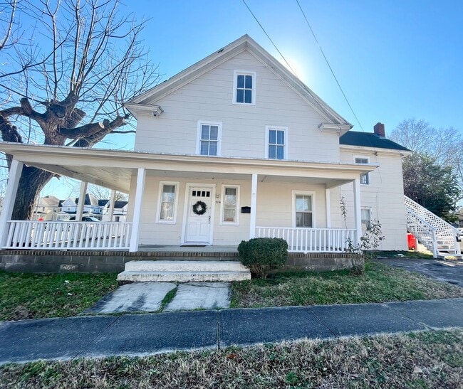 property at 301 W Fearing St