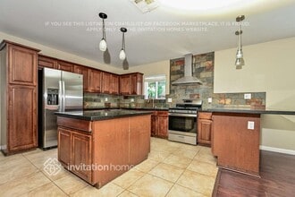 21047 Runnymede St, Unit B in Los Angeles, CA - Foto de edificio - Building Photo