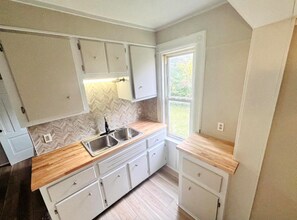 821 N Bond St in Saginaw, MI - Building Photo - Building Photo