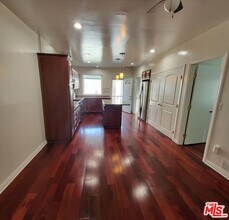 1030 S St Andrews Pl in Los Angeles, CA - Building Photo - Building Photo