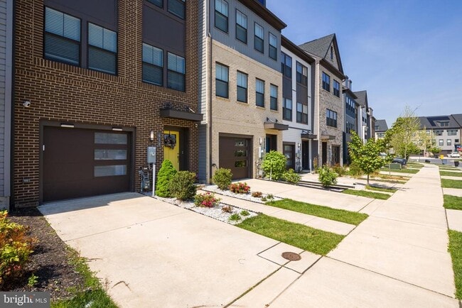property at 618 Chalcedony Ln