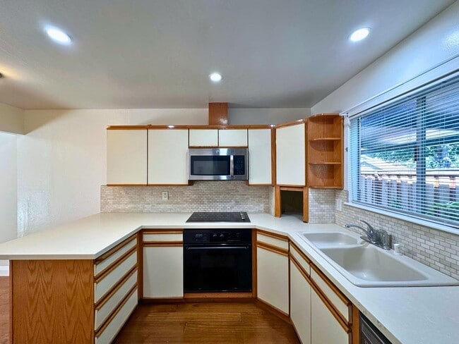 2047 Montecito Ave in Mountain View, CA - Building Photo - Building Photo