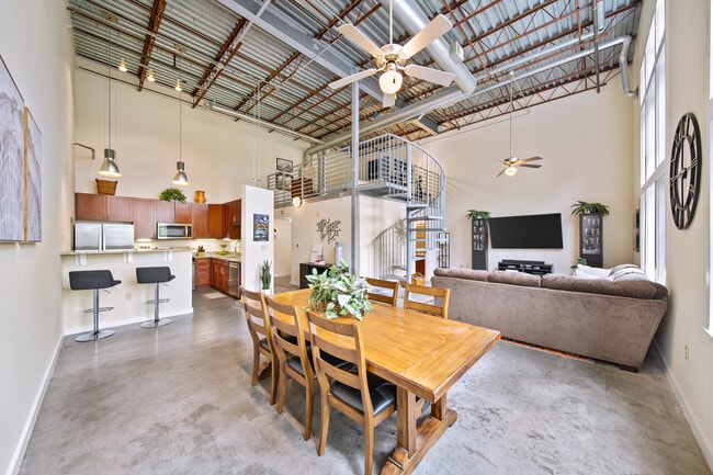 572 Edgewood Ave SE in Atlanta, GA - Building Photo - Building Photo