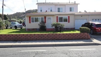 1219 E Washington Ave in El Cajon, CA - Building Photo