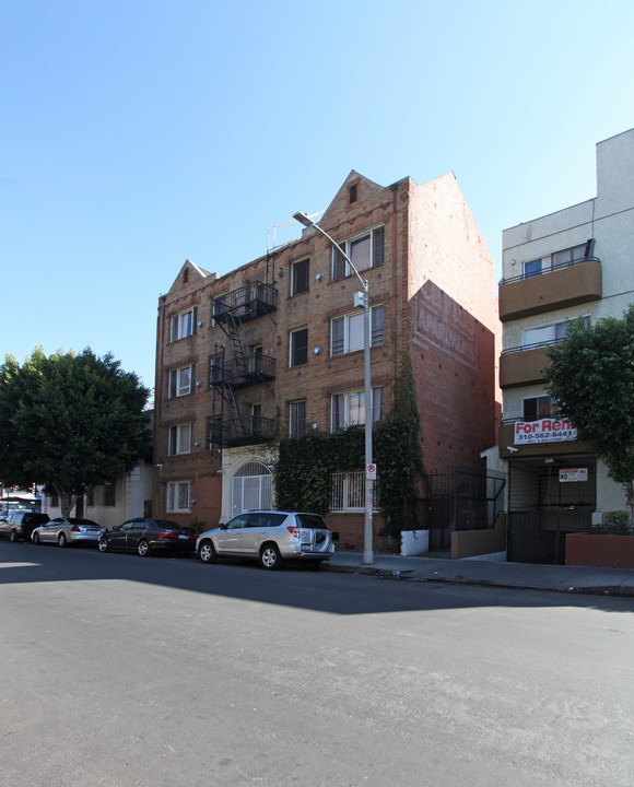 The El Carlos Apartments in Los Angeles, CA - Building Photo