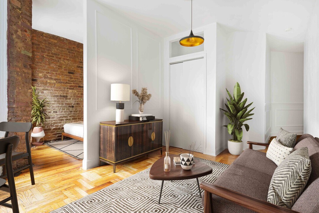 177 Thompson St in New York, NY - Building Photo