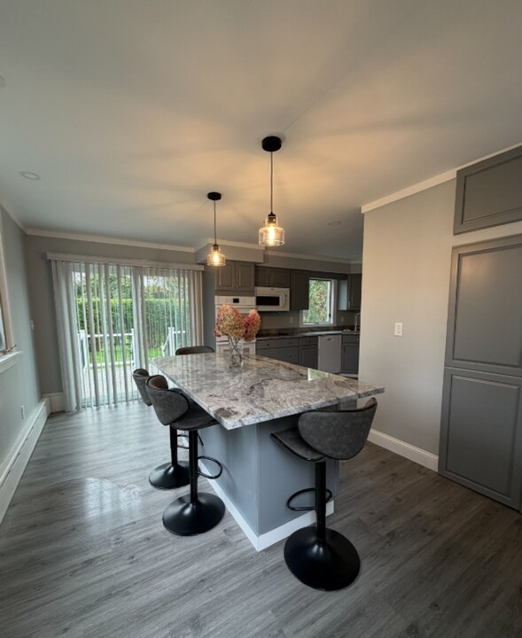 148 Russells Mills Rd in Dartmouth, MA - Building Photo