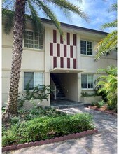 1300 Salzedo St in Coral Gables, FL - Building Photo - Building Photo
