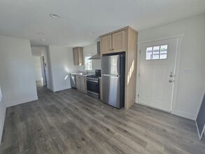 2537 Las Vegas Blvd N in North Las Vegas, NV - Building Photo - Building Photo