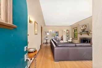 1526 Thorndyke Ave W in Seattle, WA - Building Photo - Building Photo
