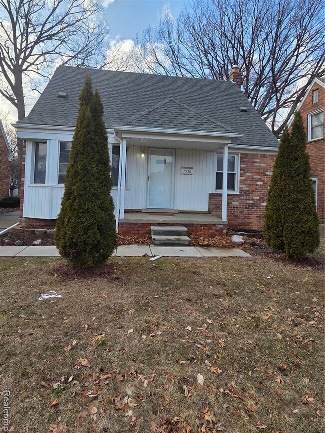 property at 1536 Hollywood St