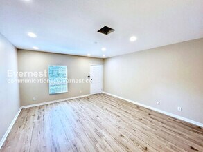 16351 Swan View Cir in Odessa, FL - Foto de edificio - Building Photo