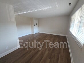 204 N 10th St in Miamisburg, OH - Building Photo - Building Photo