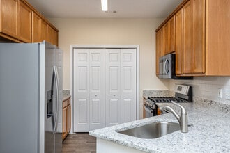 Lakemont at Avery Park in Newnan, GA - Foto de edificio - Building Photo