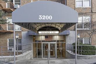 The Steven Lee in Bronx, NY - Building Photo - Building Photo