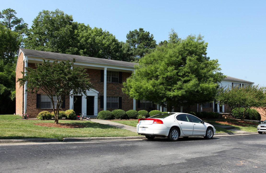 2922 Chapel Hill Rd in Durham, NC - Building Photo