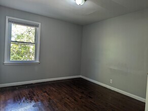 2400 Hammond Dr in Nashville, TN - Building Photo - Building Photo