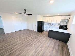 2306 Garvey Dr in Pasadena, TX - Building Photo - Building Photo