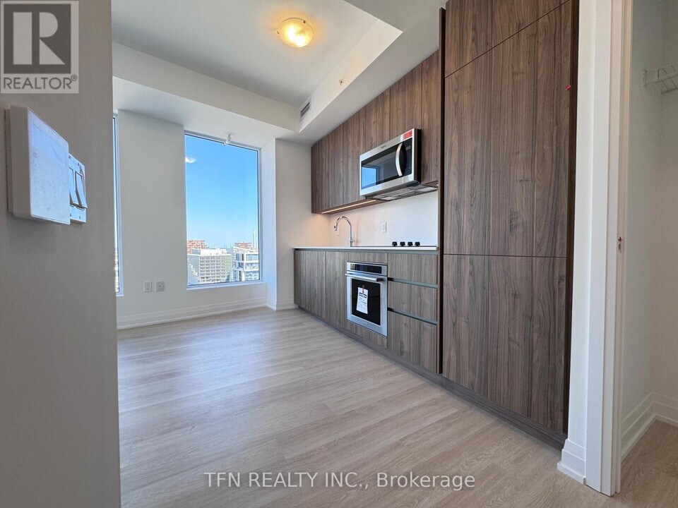 15 Richardson St in Toronto, ON - Building Photo