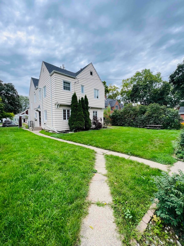 706 S Arnold St in Mt. Pleasant, MI - Foto de edificio - Building Photo