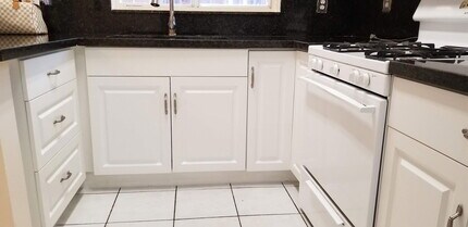 9362 NW 121st St in Hialeah, FL - Building Photo - Building Photo