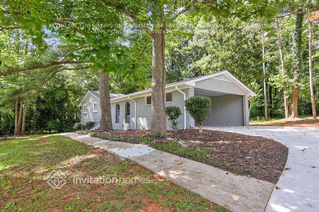 7185 Cane Leaf Dr in Fairburn, GA - Building Photo - Building Photo