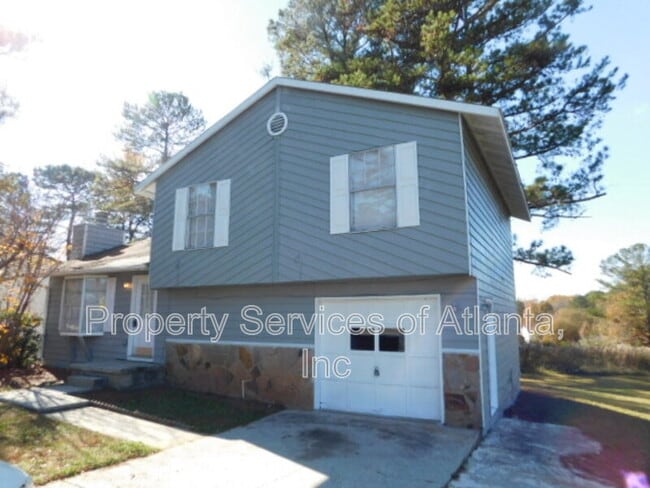 8079 Kendrick Rd in Jonesboro, GA - Building Photo - Building Photo
