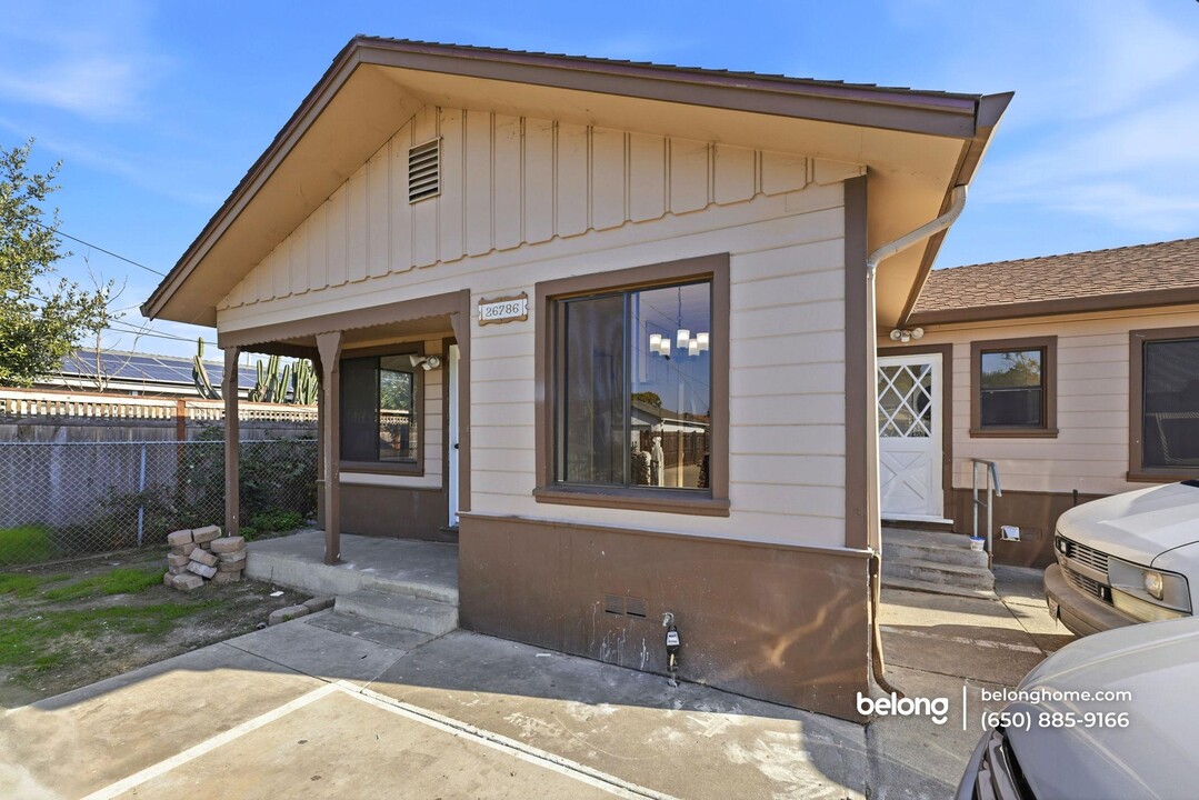 26786 Clarkford St in Hayward, CA - Foto de edificio