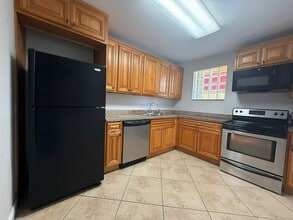 201 NW 177th St in Miami Gardens, FL - Building Photo - Building Photo