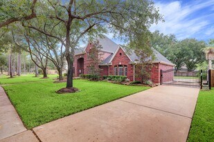 19210 Foxtree Ln in Houston, TX - Building Photo