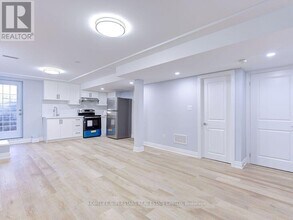 6127 Silken Laumann Way in Mississauga, ON - Building Photo - Building Photo