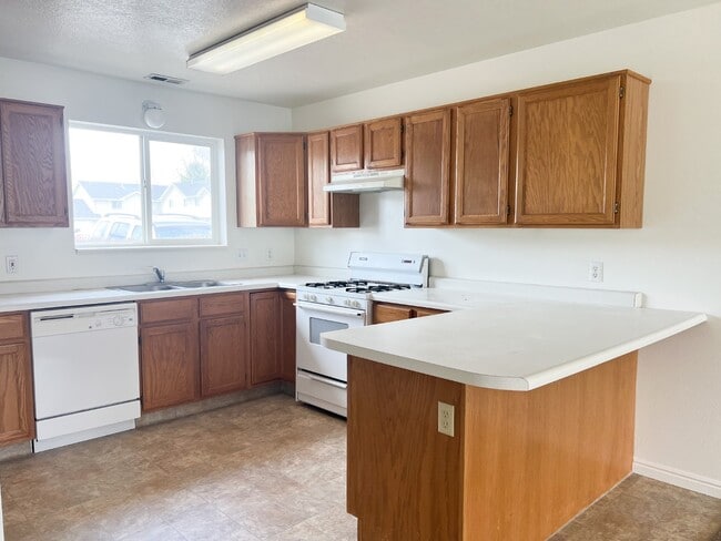 12 Fairway Ln in Logan, UT - Building Photo - Building Photo