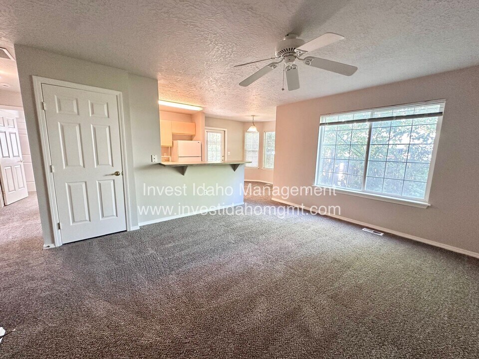 6244 W Corsair Ln in Boise, ID - Building Photo