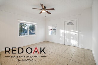 7404 S Figueroa St in Los Angeles, CA - Building Photo - Building Photo