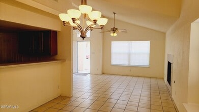 7025 Crown Ridge Dr in El Paso, TX - Building Photo - Building Photo