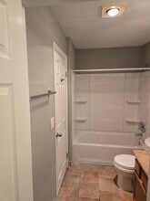 432 Edgehill Ln in Oceanside, CA - Building Photo - Building Photo