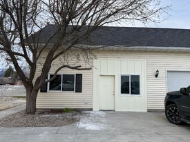 113 Skeels Ave in Hamilton, MT - Building Photo